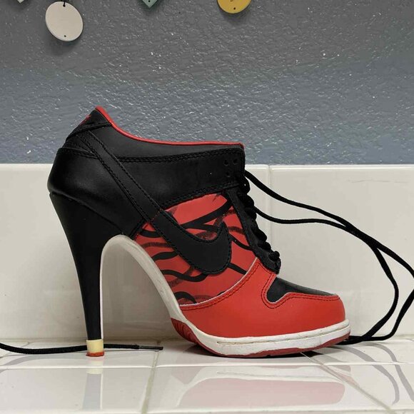 Nike dead end girl sneaker heels - Picture 8 of 13